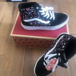 NEW! Girls Vans Hightop Sneakers! See notes re sizing!